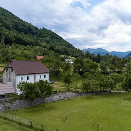 Bujtina Mitaj Vermosh